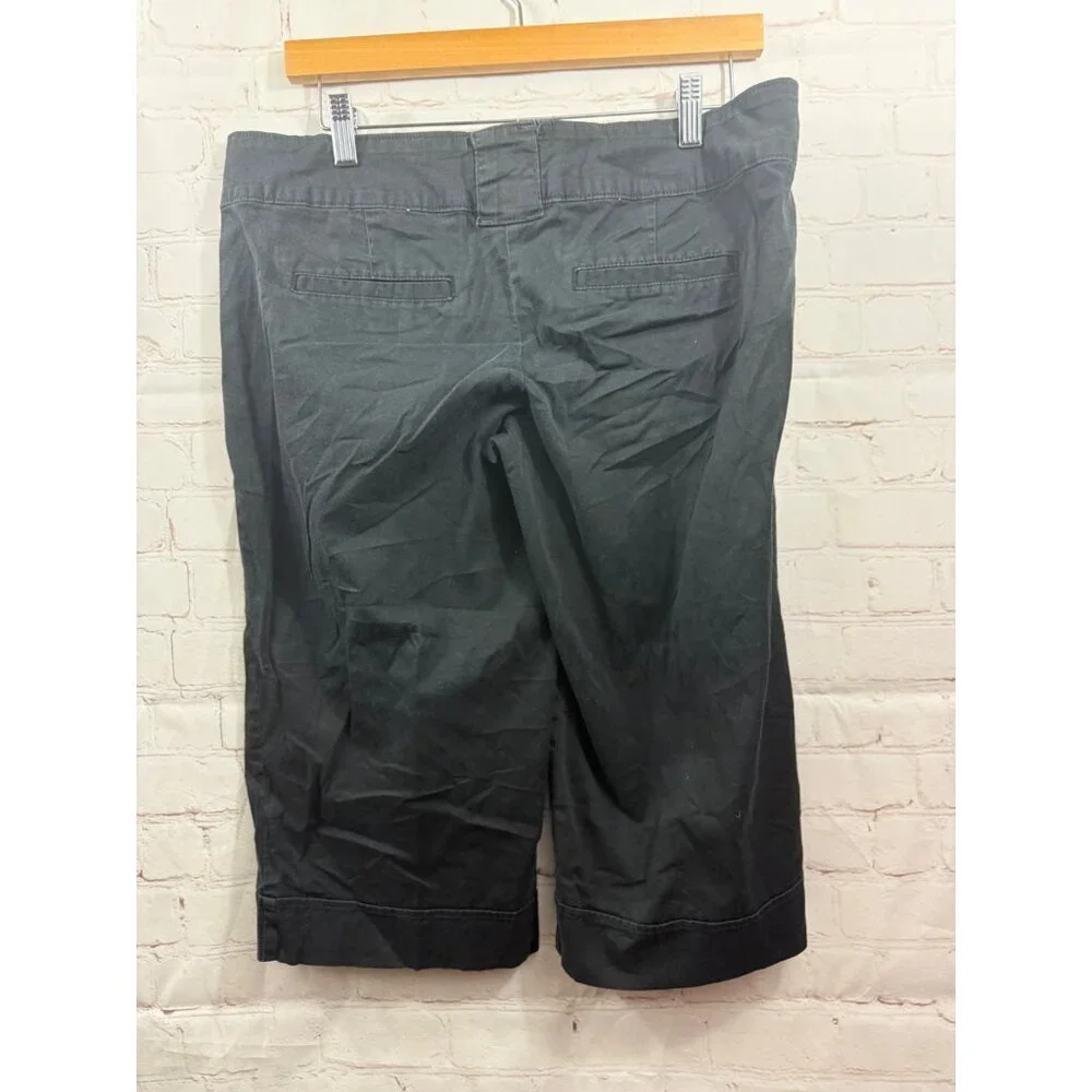 Duck Head Long Shorts Womens Size 9 Black